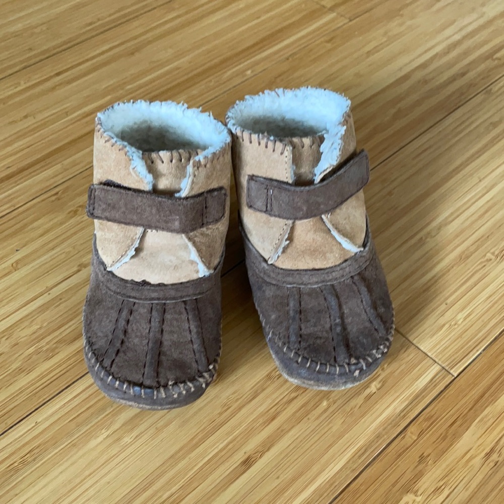 Robeez soft crib boots